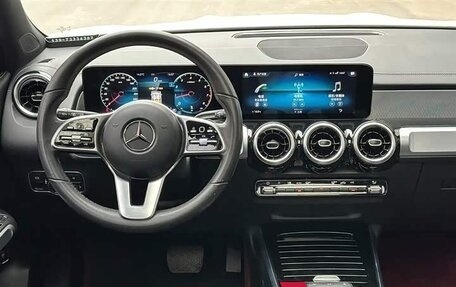 Mercedes-Benz GLB, 2022 год, 2 190 000 рублей, 11 фотография