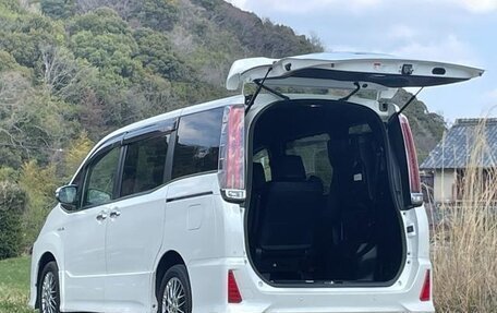 Toyota Noah III, 2019 год, 1 693 000 рублей, 35 фотография