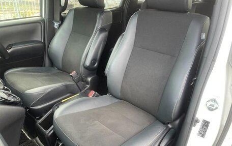 Toyota Noah III, 2019 год, 1 693 000 рублей, 32 фотография