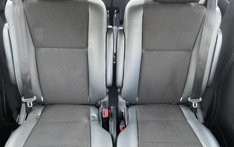 Toyota Noah III, 2019 год, 1 693 000 рублей, 33 фотография