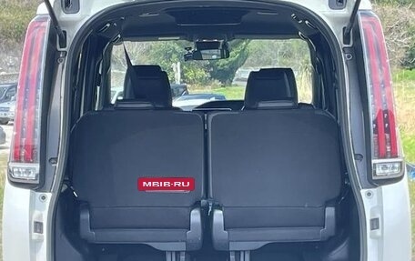 Toyota Noah III, 2019 год, 1 693 000 рублей, 36 фотография