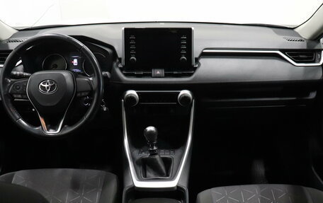 Toyota RAV4, 2020 год, 2 942 000 рублей, 6 фотография