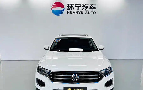 Volkswagen T-Roc I, 2023 год, 1 839 000 рублей, 2 фотография