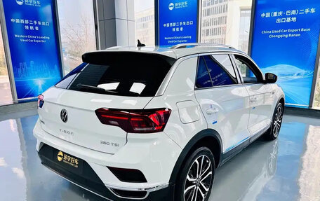 Volkswagen T-Roc I, 2023 год, 1 839 000 рублей, 8 фотография
