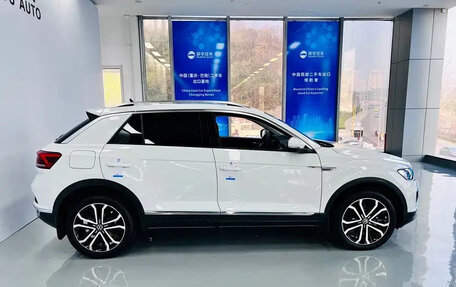 Volkswagen T-Roc I, 2023 год, 1 839 000 рублей, 4 фотография