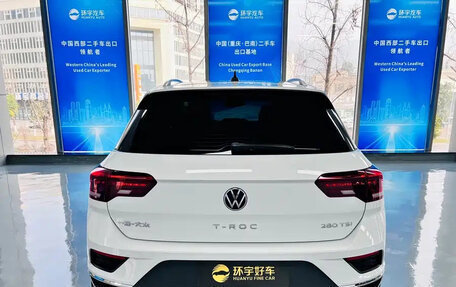 Volkswagen T-Roc I, 2023 год, 1 839 000 рублей, 9 фотография