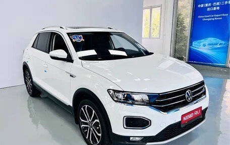 Volkswagen T-Roc I, 2023 год, 1 839 000 рублей, 3 фотография