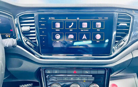 Volkswagen T-Roc I, 2023 год, 1 839 000 рублей, 14 фотография