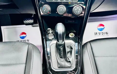 Volkswagen T-Roc I, 2023 год, 1 839 000 рублей, 18 фотография