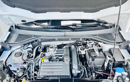 Volkswagen T-Roc I, 2023 год, 1 839 000 рублей, 27 фотография