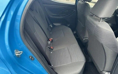 Toyota Yaris, 2023 год, 1 054 018 рублей, 13 фотография