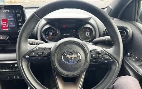 Toyota Yaris, 2023 год, 1 054 018 рублей, 16 фотография