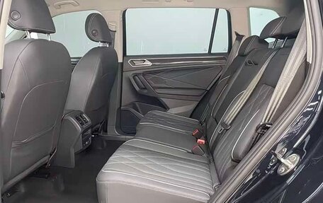 Volkswagen Tiguan II, 2023 год, 2 610 000 рублей, 16 фотография