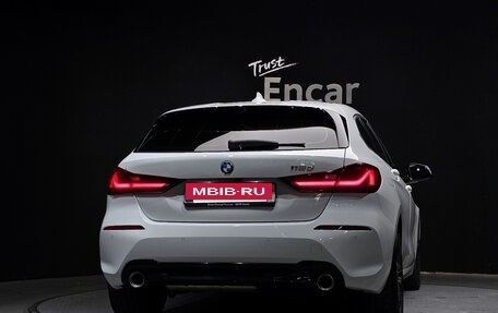 BMW 1 серия, 2021 год, 2 020 000 рублей, 4 фотография