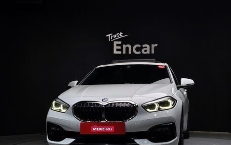 BMW 1 серия, 2021 год, 2 020 000 рублей, 2 фотография