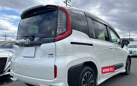 Toyota Sienta, 2022 год, 1 472 000 рублей, 7 фотография