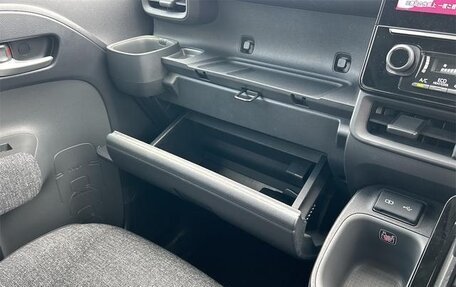 Toyota Sienta, 2022 год, 1 472 000 рублей, 23 фотография