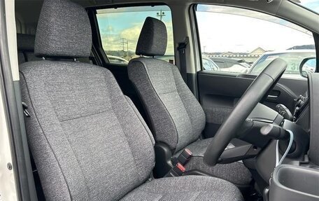 Toyota Sienta, 2022 год, 1 472 000 рублей, 25 фотография