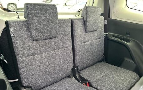 Toyota Sienta, 2022 год, 1 472 000 рублей, 33 фотография