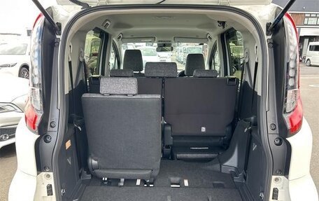 Toyota Sienta, 2022 год, 1 472 000 рублей, 36 фотография