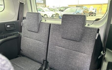 Toyota Sienta, 2022 год, 1 472 000 рублей, 34 фотография