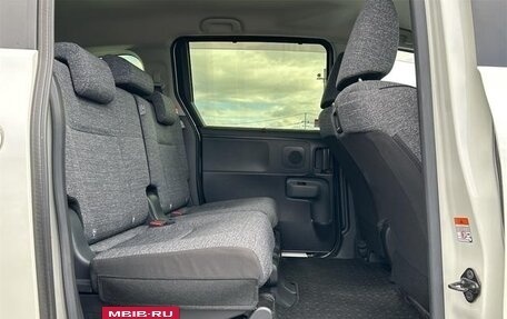 Toyota Sienta, 2022 год, 1 472 000 рублей, 30 фотография