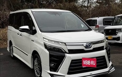 Toyota Voxy III, 2018 год, 1 672 000 рублей, 1 фотография