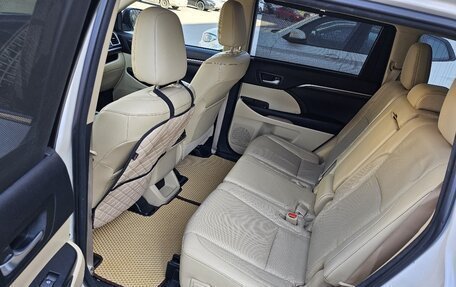 Toyota Highlander III, 2014 год, 3 150 000 рублей, 10 фотография