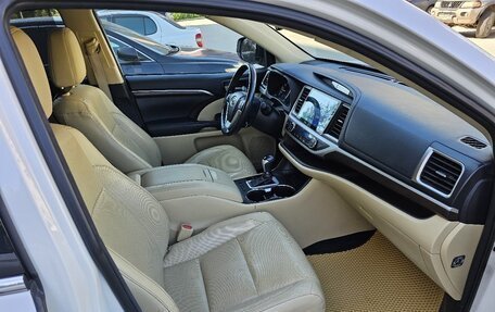 Toyota Highlander III, 2014 год, 3 150 000 рублей, 9 фотография