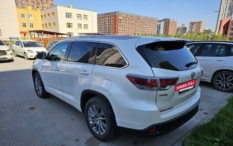 Toyota Highlander III, 2014 год, 3 150 000 рублей, 3 фотография