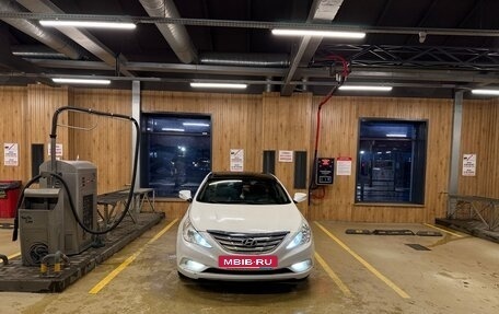 Hyundai Sonata VI, 2010 год, 1 300 000 рублей, 4 фотография