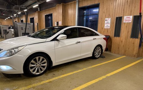 Hyundai Sonata VI, 2010 год, 1 300 000 рублей, 9 фотография