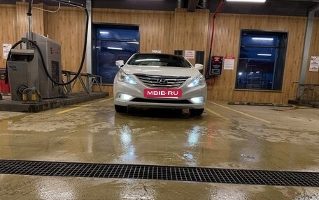 Hyundai Sonata VI, 2010 год, 1 300 000 рублей, 5 фотография