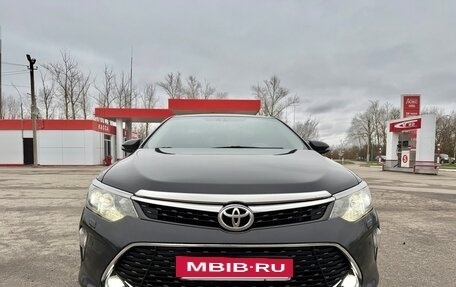 Toyota Camry, 2017 год, 1 890 000 рублей, 3 фотография