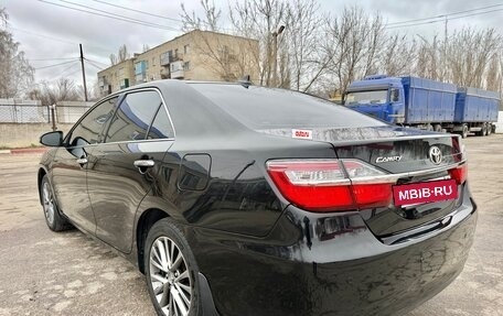 Toyota Camry, 2017 год, 1 890 000 рублей, 8 фотография