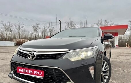 Toyota Camry, 2017 год, 1 890 000 рублей, 4 фотография