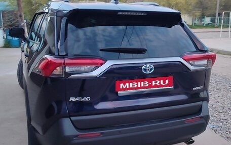 Toyota RAV4, 2021 год, 4 200 000 рублей, 11 фотография