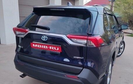 Toyota RAV4, 2021 год, 4 200 000 рублей, 10 фотография