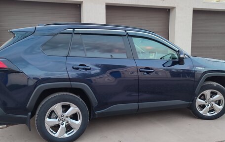 Toyota RAV4, 2021 год, 4 200 000 рублей, 16 фотография