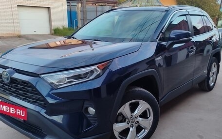 Toyota RAV4, 2021 год, 4 200 000 рублей, 14 фотография