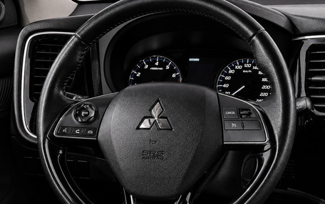 Mitsubishi Outlander III рестайлинг 3, 2019 год, 2 230 000 рублей, 9 фотография