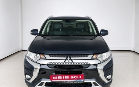 Mitsubishi Outlander III рестайлинг 3, 2019 год, 2 230 000 рублей, 2 фотография