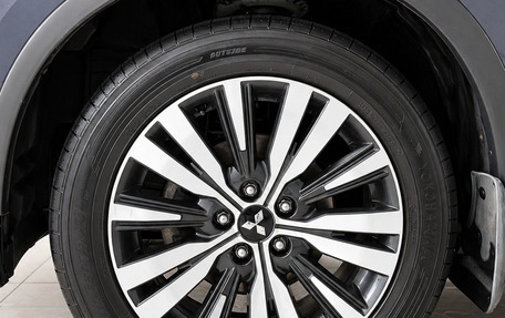 Mitsubishi Outlander III рестайлинг 3, 2019 год, 2 230 000 рублей, 17 фотография