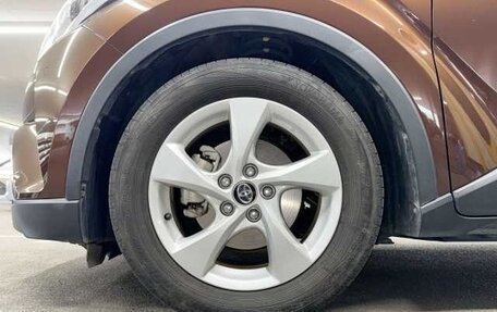 Toyota C-HR I рестайлинг, 2017 год, 1 200 000 рублей, 7 фотография