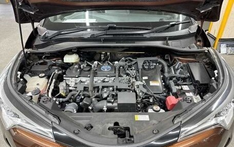 Toyota C-HR I рестайлинг, 2017 год, 1 200 000 рублей, 8 фотография