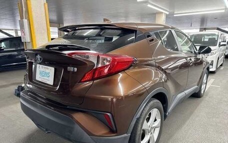 Toyota C-HR I рестайлинг, 2017 год, 1 200 000 рублей, 6 фотография