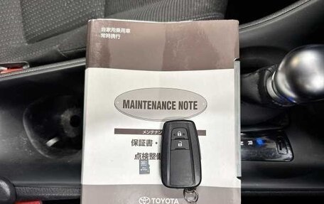 Toyota C-HR I рестайлинг, 2017 год, 1 200 000 рублей, 13 фотография