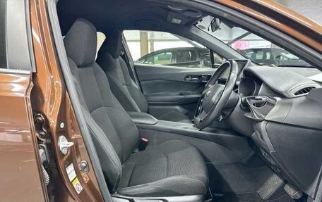 Toyota C-HR I рестайлинг, 2017 год, 1 200 000 рублей, 14 фотография