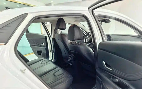 Hyundai Elantra, 2023 год, 1 449 244 рублей, 10 фотография