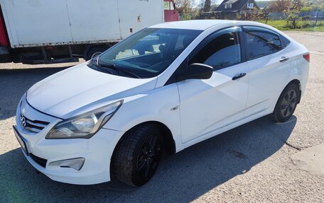 Hyundai Solaris II рестайлинг, 2015 год, 830 000 рублей, 3 фотография